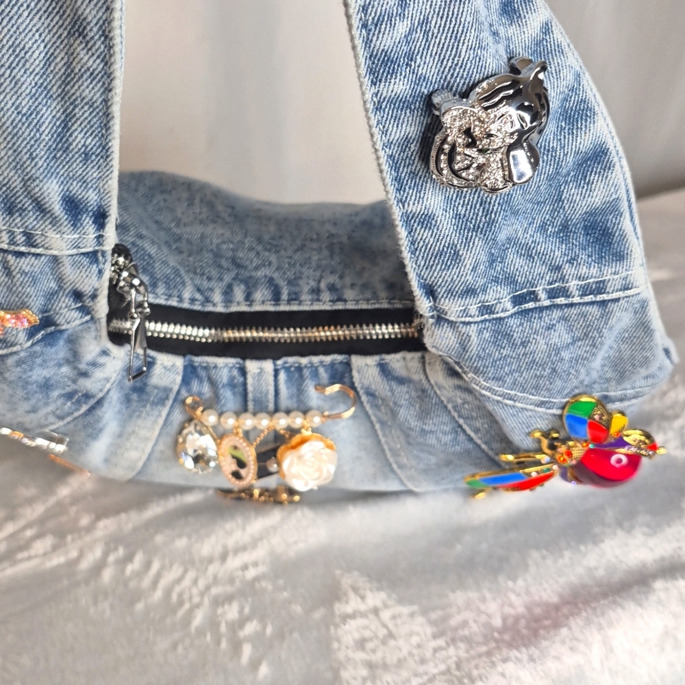 Denim Hobo Bag w/Fashion Brooches - Picture 12 of 17